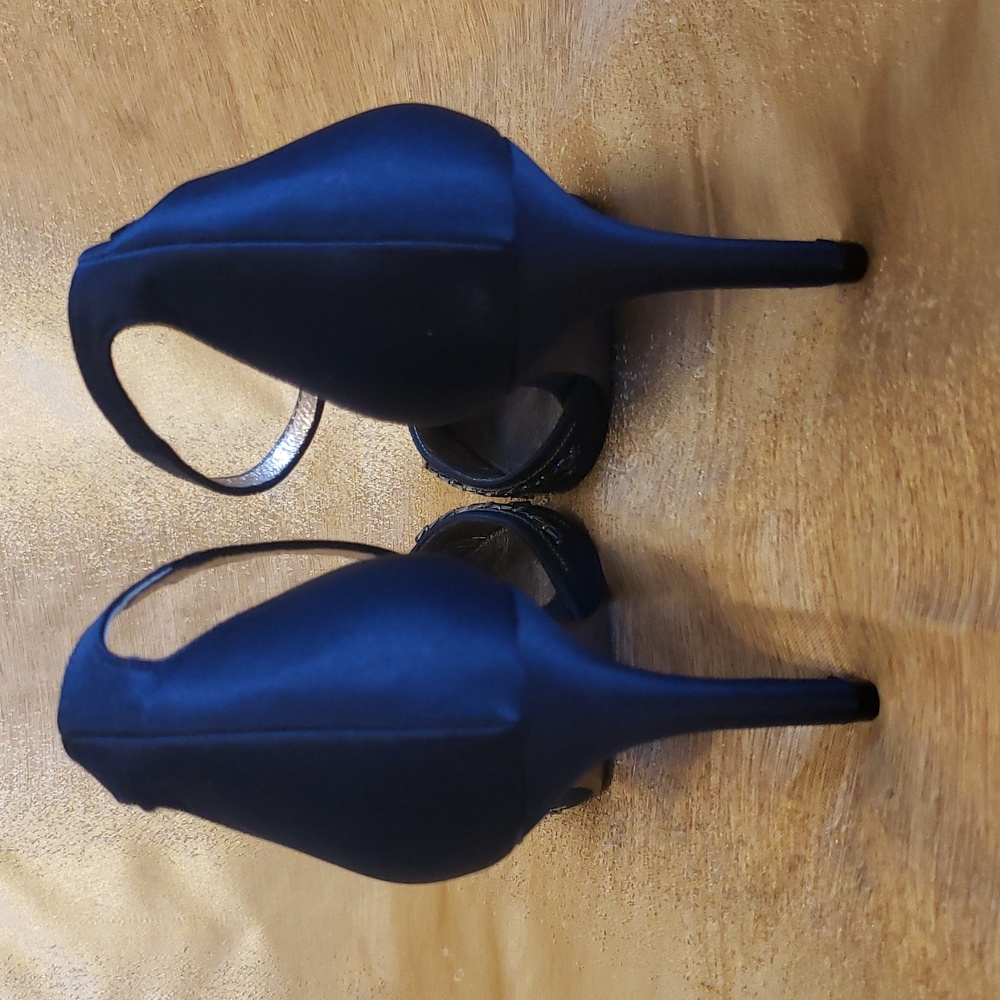 NWoT Adrianna Papell Navy Blue Satin Beaded Pointed Toe Pump, Size 7.5 - Picture 10 of 16